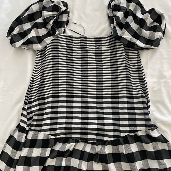 Mini dress - Picture 1 of 3